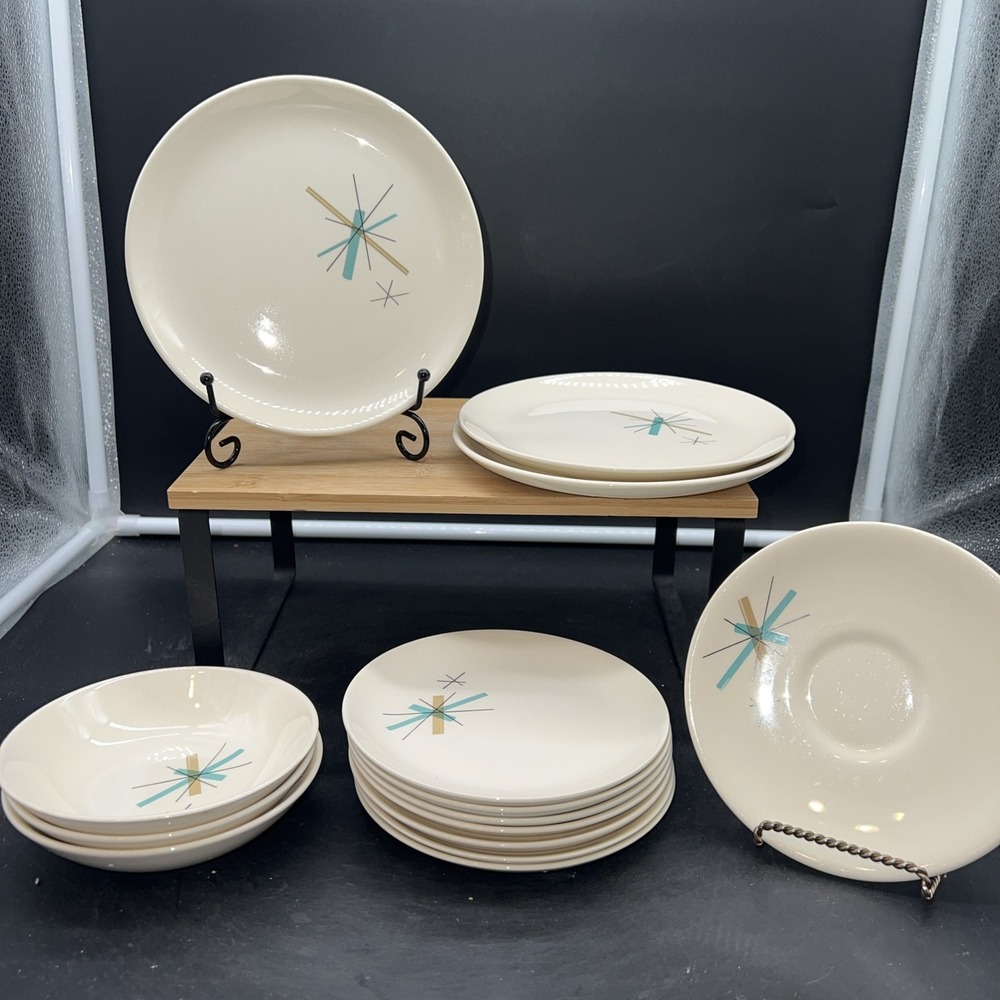 Vintage Salem North Star Porcelain 14 Piece Fruit/Dessert Bowl Bread Plate 1960s